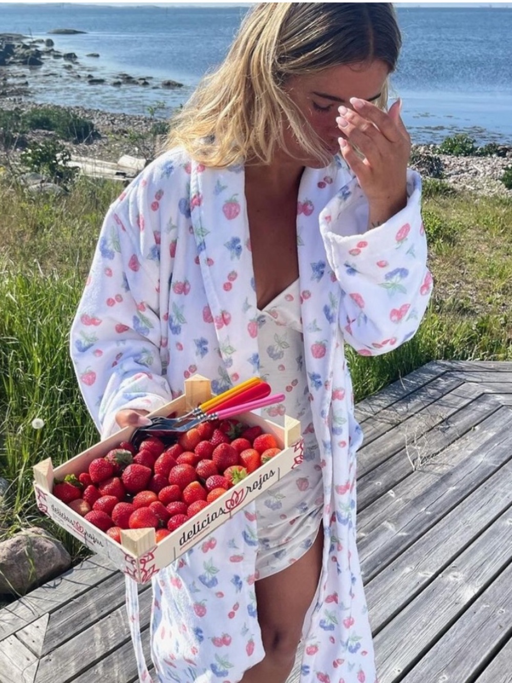 NWT Djerf Avenue Organic Cotton Terry Robe Summer Berries M-L - Picture 8 of 15